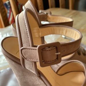 Brand new Giuseppe Zanotti wedge sandals!
